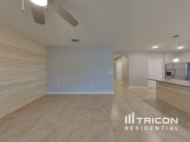 340 Spruce Pine Dr in Debary, FL - Building Photo - Building Photo