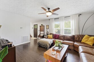 931 Polk St in Charlotte, NC - Building Photo - Building Photo