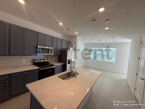 17568 Northlake Grv Dr in Oakland, FL - Building Photo - Building Photo