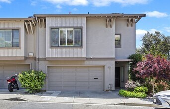 6666 Charing Cross Rd in Oakland, CA - Building Photo - Building Photo