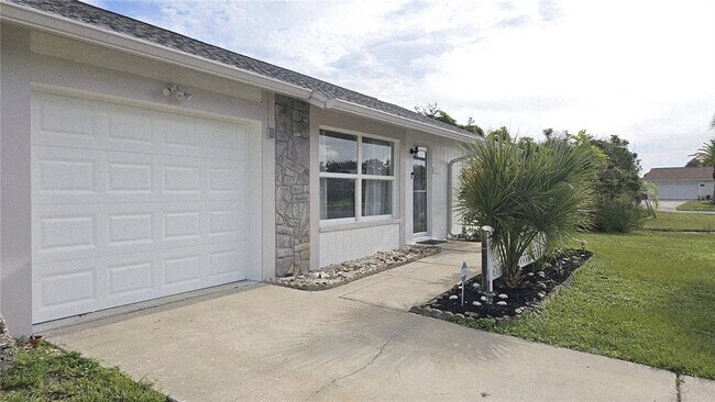 13398 Ballon Ave in Port Charlotte, FL - Building Photo - Building Photo