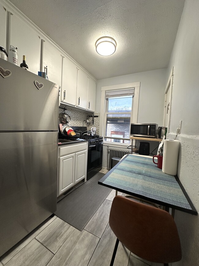 26 Chiswick Rd, Unit 1 in Boston, MA - Foto de edificio - Building Photo