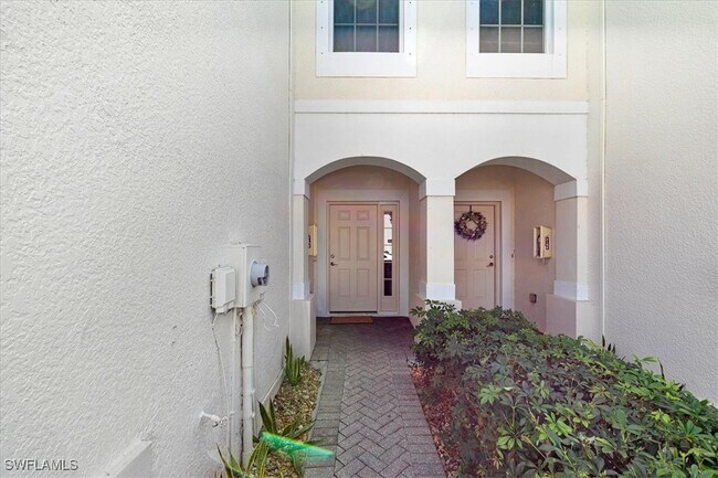 839 Hampton Cir in Naples, FL - Building Photo - Building Photo