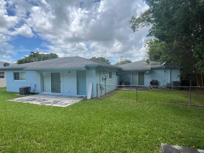 19601 SW 103rd Ct in Cutler Bay, FL - Building Photo - Building Photo