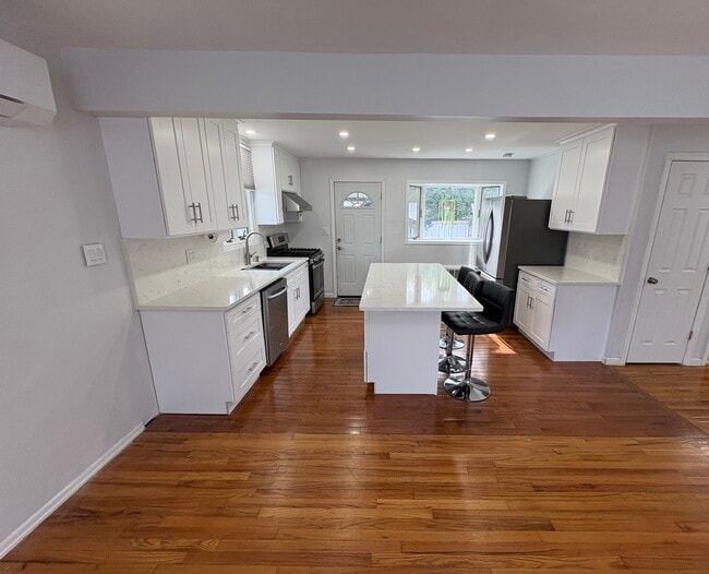 37 Bainbridge Ave, Unit 1, Unit 1