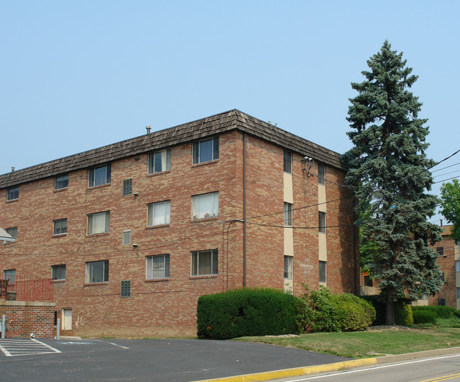 The Pinemont in Pittsburgh, PA - Building Photo - Building Photo