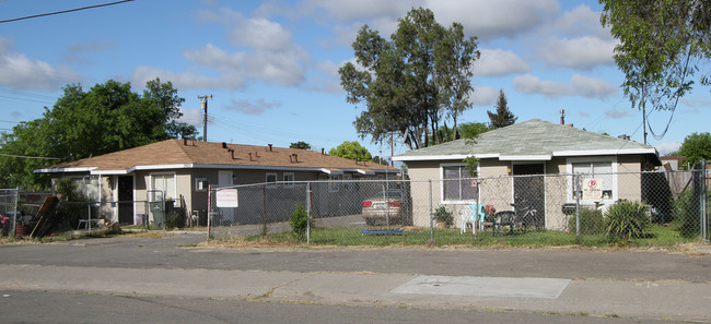 3625 Altos Ave in Sacramento, CA - Building Photo - Building Photo