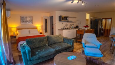 1239 N Commonwealth Ave in Los Angeles, CA - Foto de edificio - Building Photo