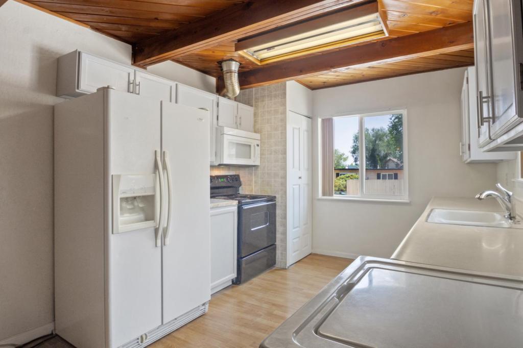 335 Raffetto Dr in Reno, NV - Building Photo