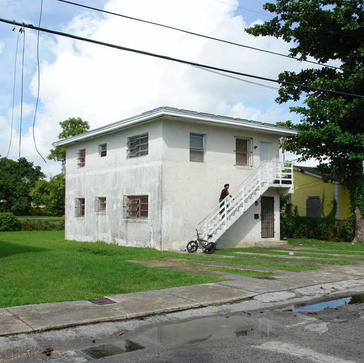 7522-7524 NW 1st Ave in Miami, FL - Foto de edificio