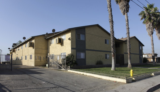 McWethy Apartments in Fontana, CA - Building Photo - Building Photo