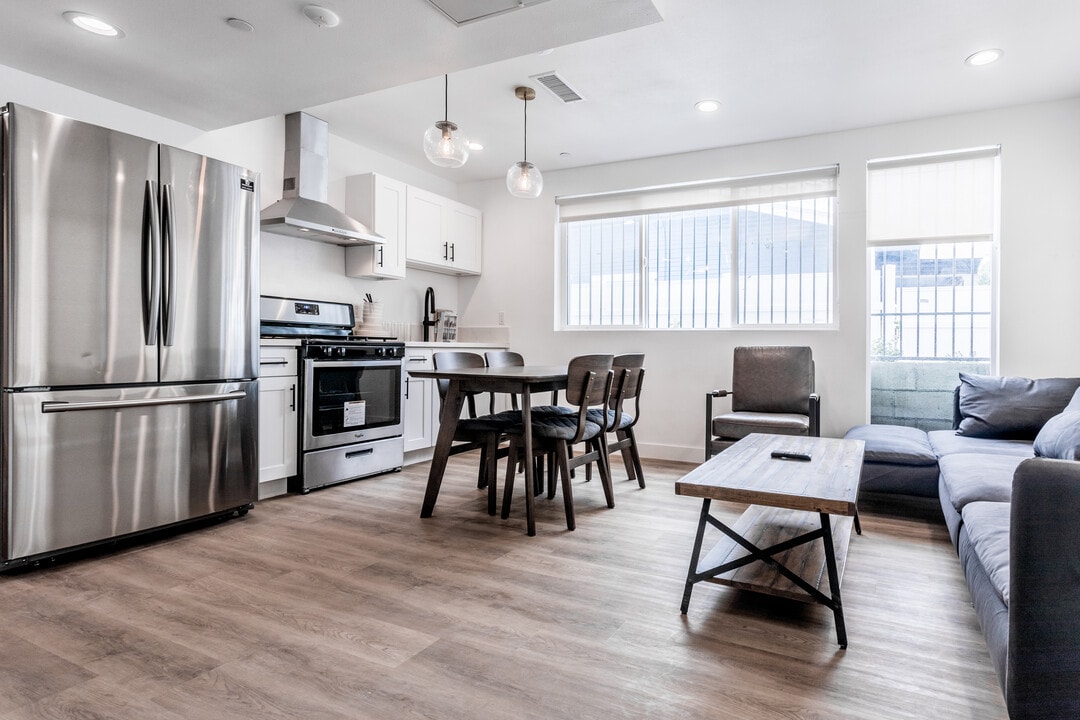 Tripalink Apartments near USC in Los Angeles, CA - Building Photo