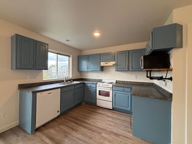 property at 1773 W Kagy Blvd