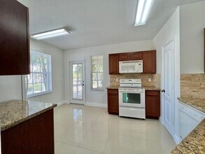 1110 Belmont Pl in Boynton Beach, FL - Building Photo - Building Photo