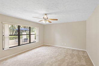 Sabal Palm Villas in Stuart, FL - Foto de edificio - Interior Photo