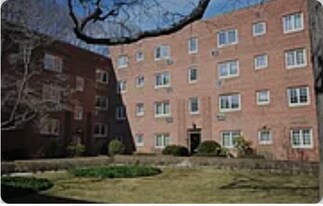 32 Saint Paul St, Unit 4 in Brookline, MA - Building Photo