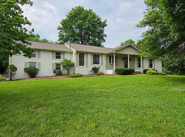 property at 128 Due W Dr