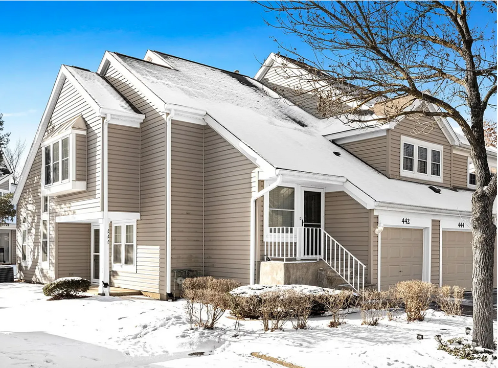 442 Kilkenny Ct in Carol Stream, IL - Building Photo