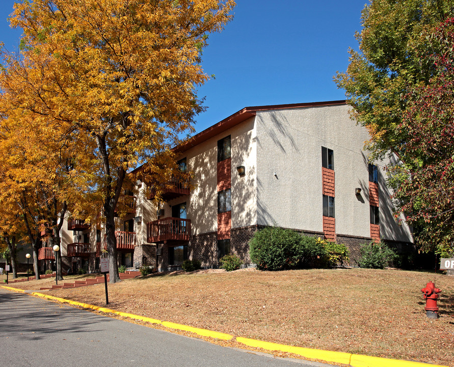 Bryant Wood Apartments Photo