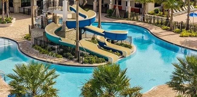 6912 Sail View Ln in Apollo Beach, FL - Building Photo - Building Photo