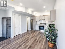 1013-1015 CALIFORNIA AVENUE in Windsor, ON - Building Photo