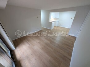 1660 Cedarwood Dr in Westlake, OH - Building Photo - Building Photo