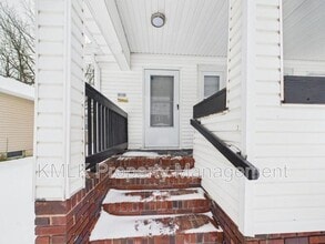 916 Peckham St in Akron, OH - Building Photo - Building Photo