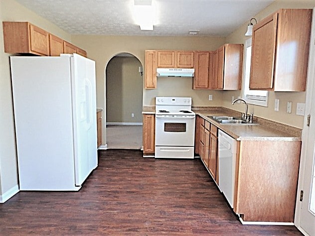 4327 James Wade Dr in Snellville, GA - Foto de edificio - Building Photo