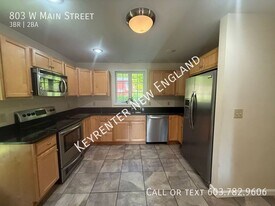 803 W Main St in Antrim, NH - Building Photo
