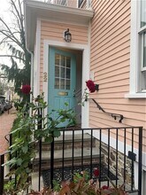 22 Mt Vernon St in Newport, RI - Building Photo - Building Photo