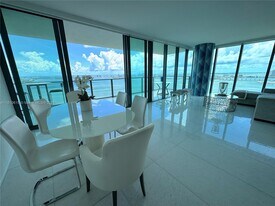 495 Brickell Ave, Unit 5302 in Miami, FL - Building Photo