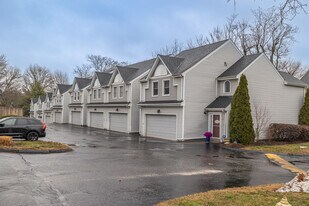 Park Avenue Mews in Bridgeport, CT - Building Photo