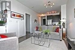 18-2918 Yorkville Ave in Toronto, ON - Building Photo - Building Photo