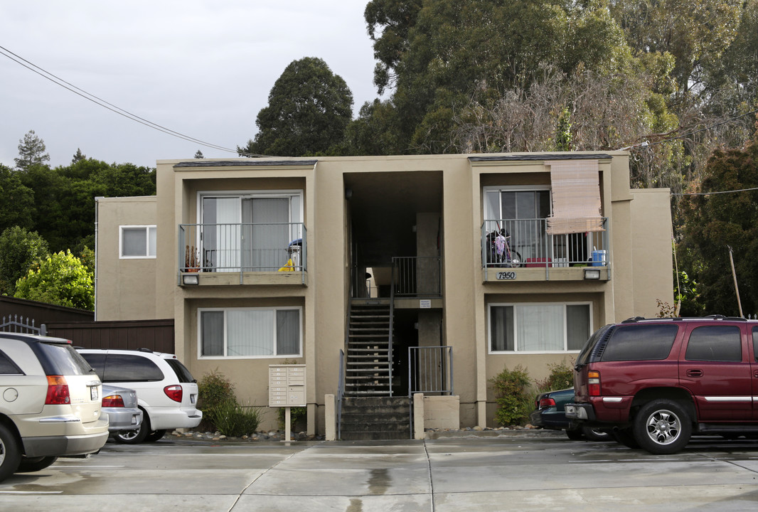 7950 Ney Ave in Oakland, CA - Building Photo