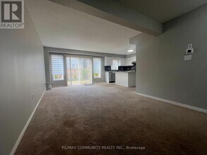 12 Mortlock St in Ajax, ON - Building Photo - Building Photo