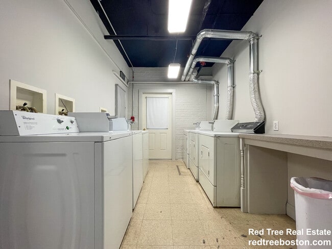 77 Park Dr, Unit 14 in Boston, MA - Building Photo - Building Photo