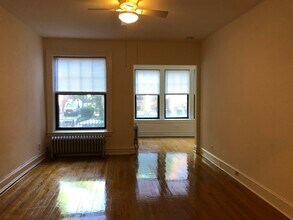 1134 W Pratt Blvd in Chicago, IL - Building Photo - Building Photo