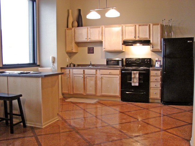 Commerce Building Apartments