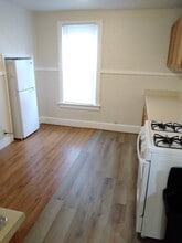 1822 N Main St, Unit Upper in Racine, WI - Foto de edificio - Building Photo