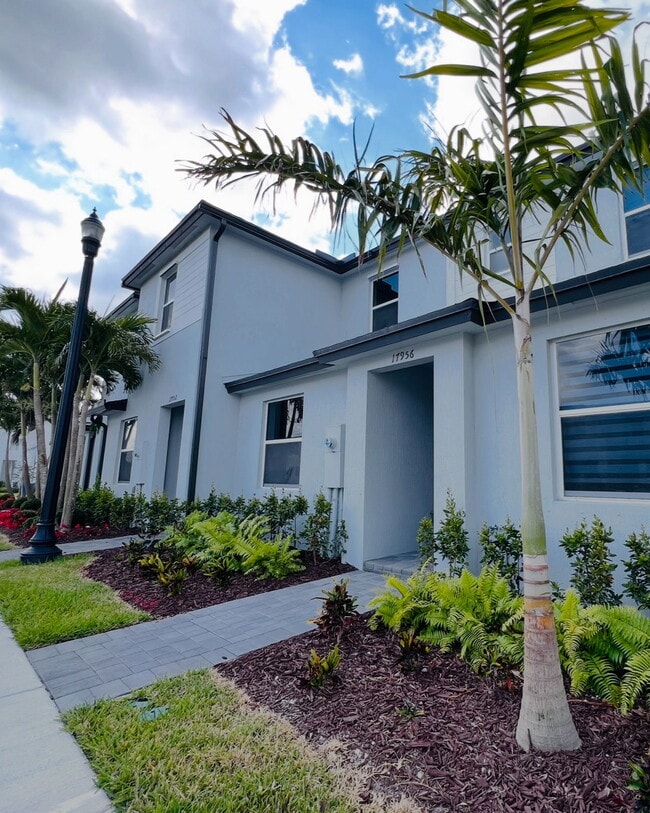 17956 SW 358th St in Homestead, FL - Building Photo - Building Photo