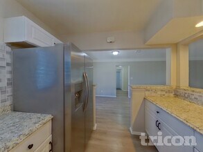 6630 17th Ln N in St. Petersburg, FL - Building Photo - Building Photo