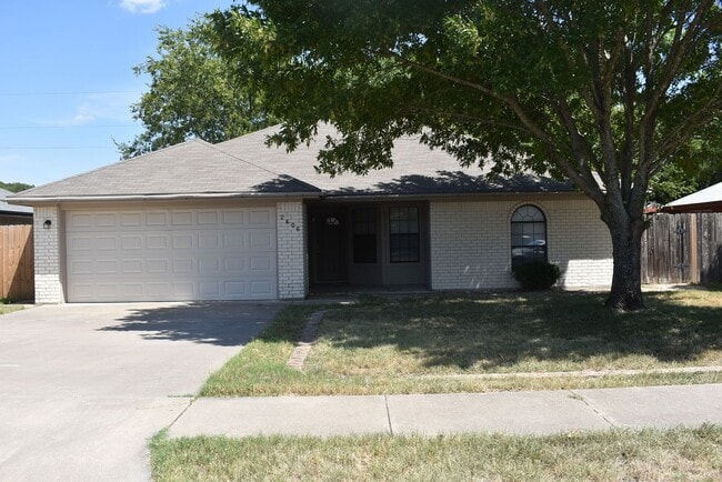 2606 Hidden Hill Dr