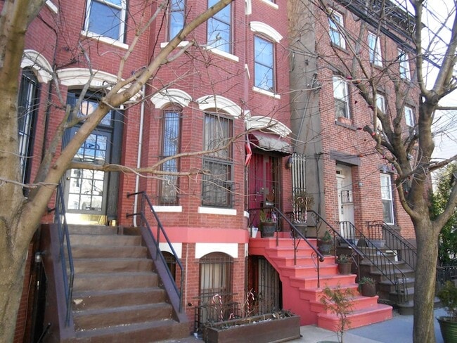 property at 257 York St