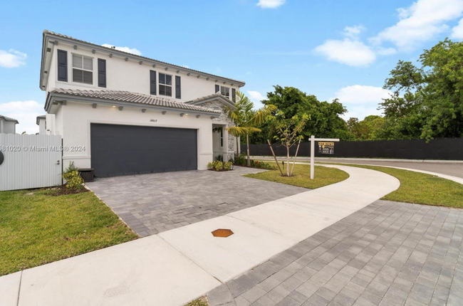 14807 SW 163rd Ter in Miami, FL - Foto de edificio - Building Photo