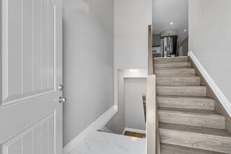 652 Bridge Av in Windsor, ON - Foto de edificio - Building Photo