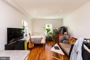 2049 E Susquehanna Ave