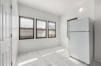 2835 W 38th Pl in Chicago, IL - Building Photo - Building Photo