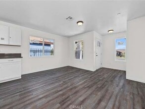 6 S Owens St in Bakersfield, CA - Building Photo - Building Photo