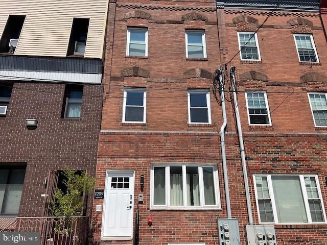 1209 Snyder Ave in Philadelphia, PA - Building Photo