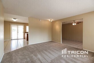 1735 N 72nd St in Mesa, AZ - Building Photo - Building Photo